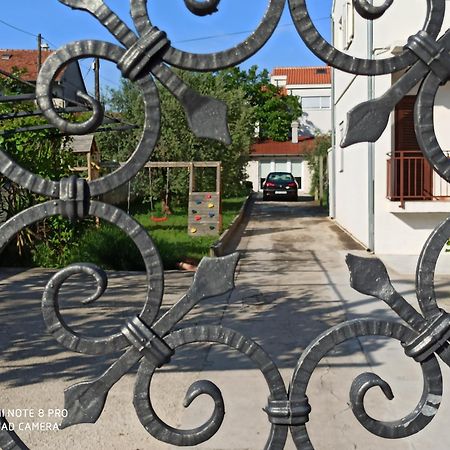 Hacienda Mia With Yacuzzi And Free Parking Zadar Room photo