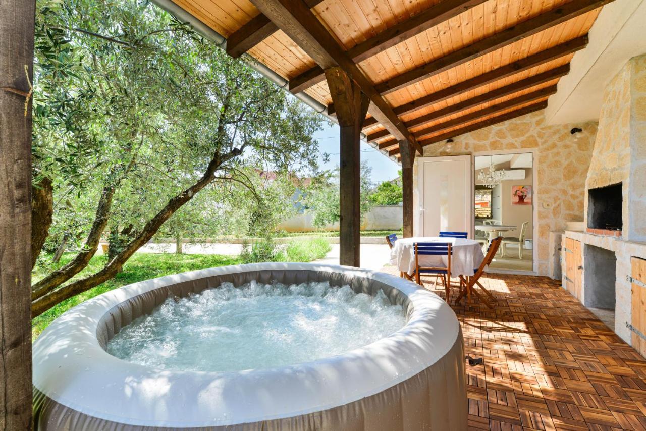 Hacienda Mia With Yacuzzi And Free Parking Zadar Exterior photo